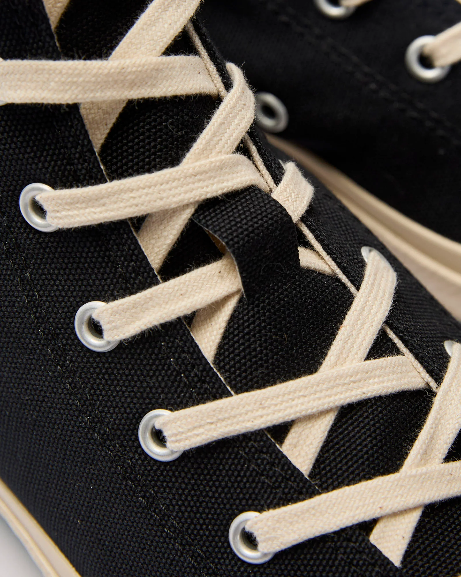 01JP High Top Sneaker in Black - Image 8