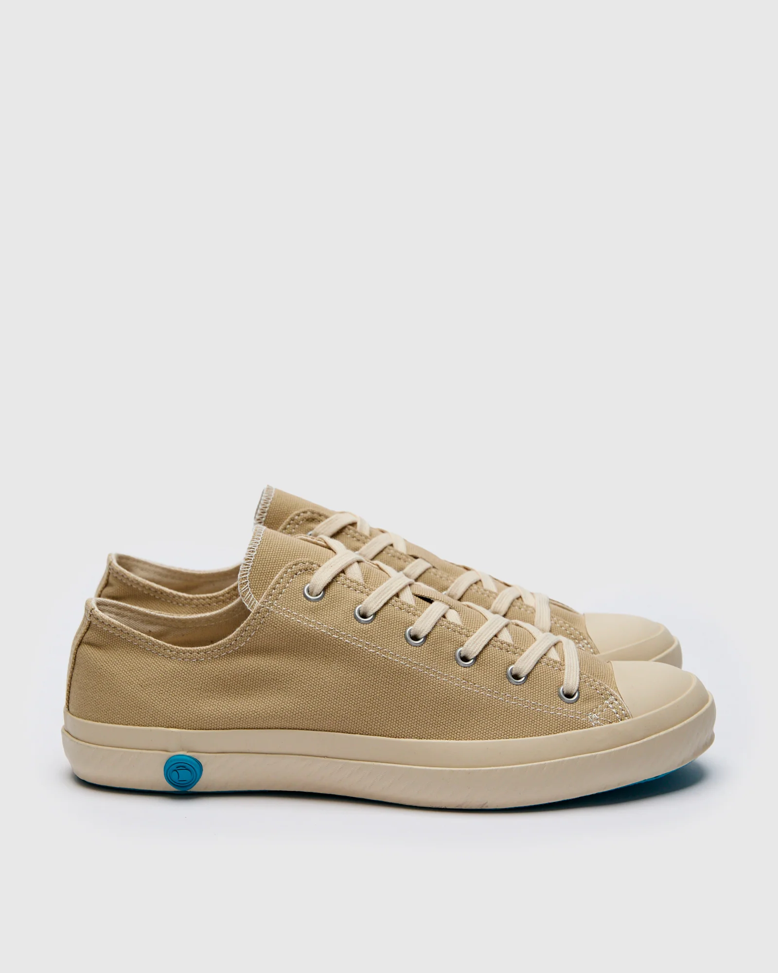 01JP Low Top Sneaker in Beige - Image 3