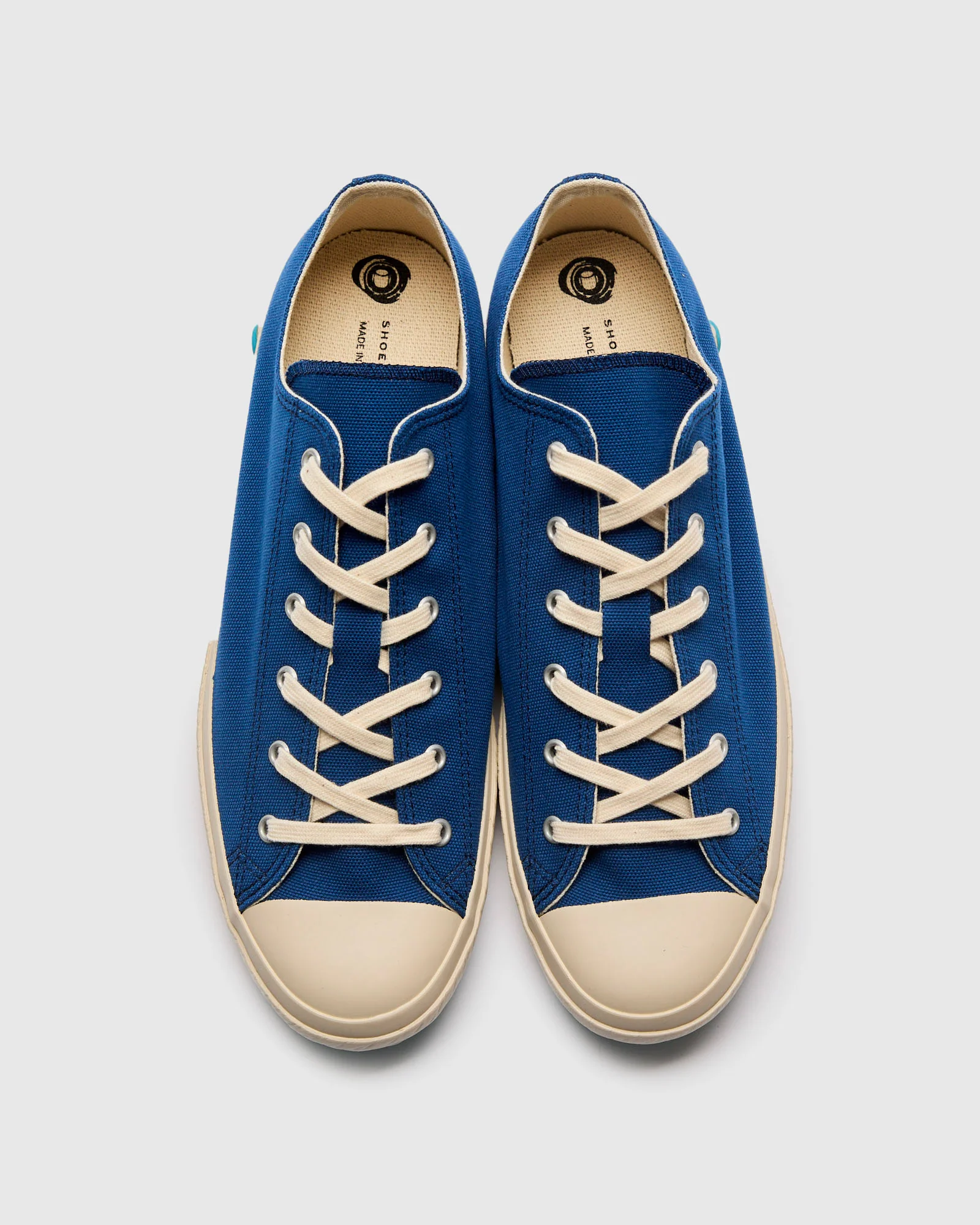 01JP Low Top Sneaker in Indigo - Image 6