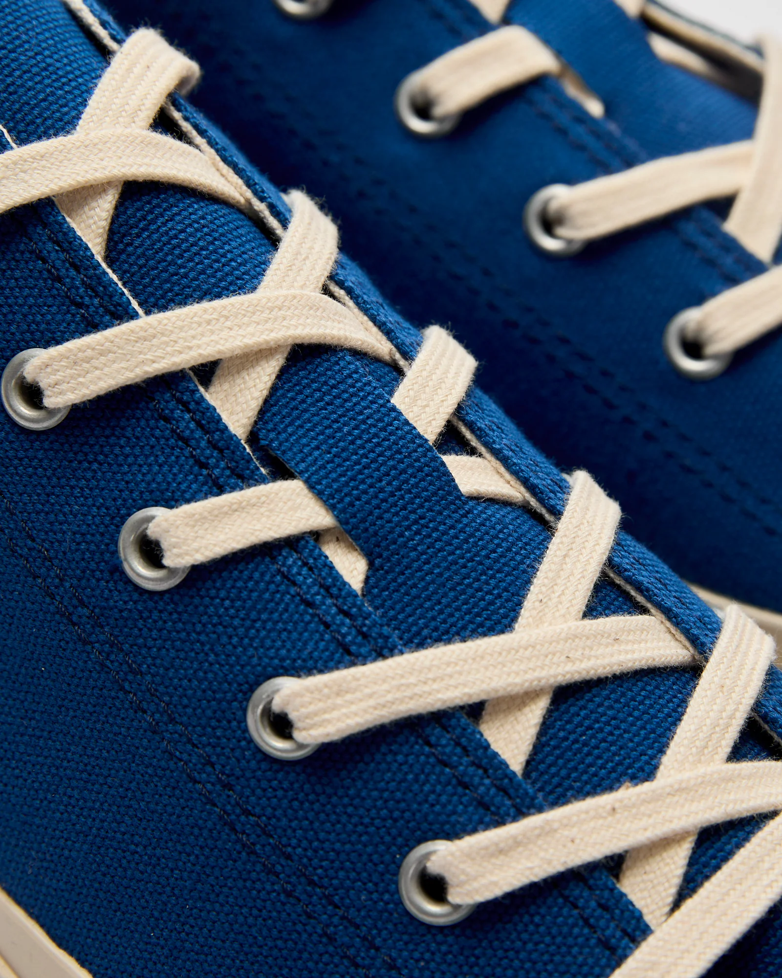 01JP Low Top Sneaker in Indigo - Image 8