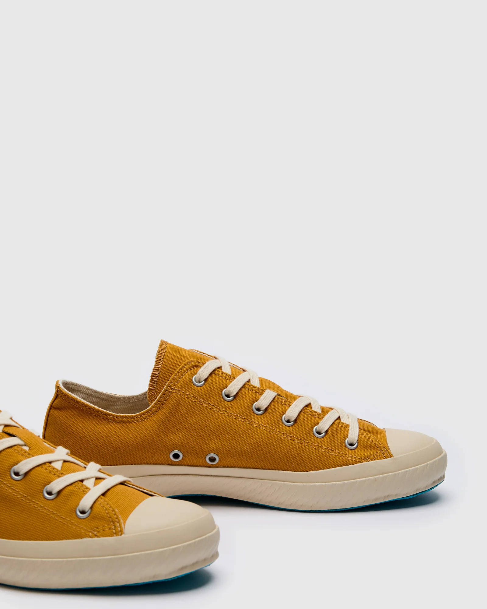 01JP Low Top Sneaker in Mustard - Image 4