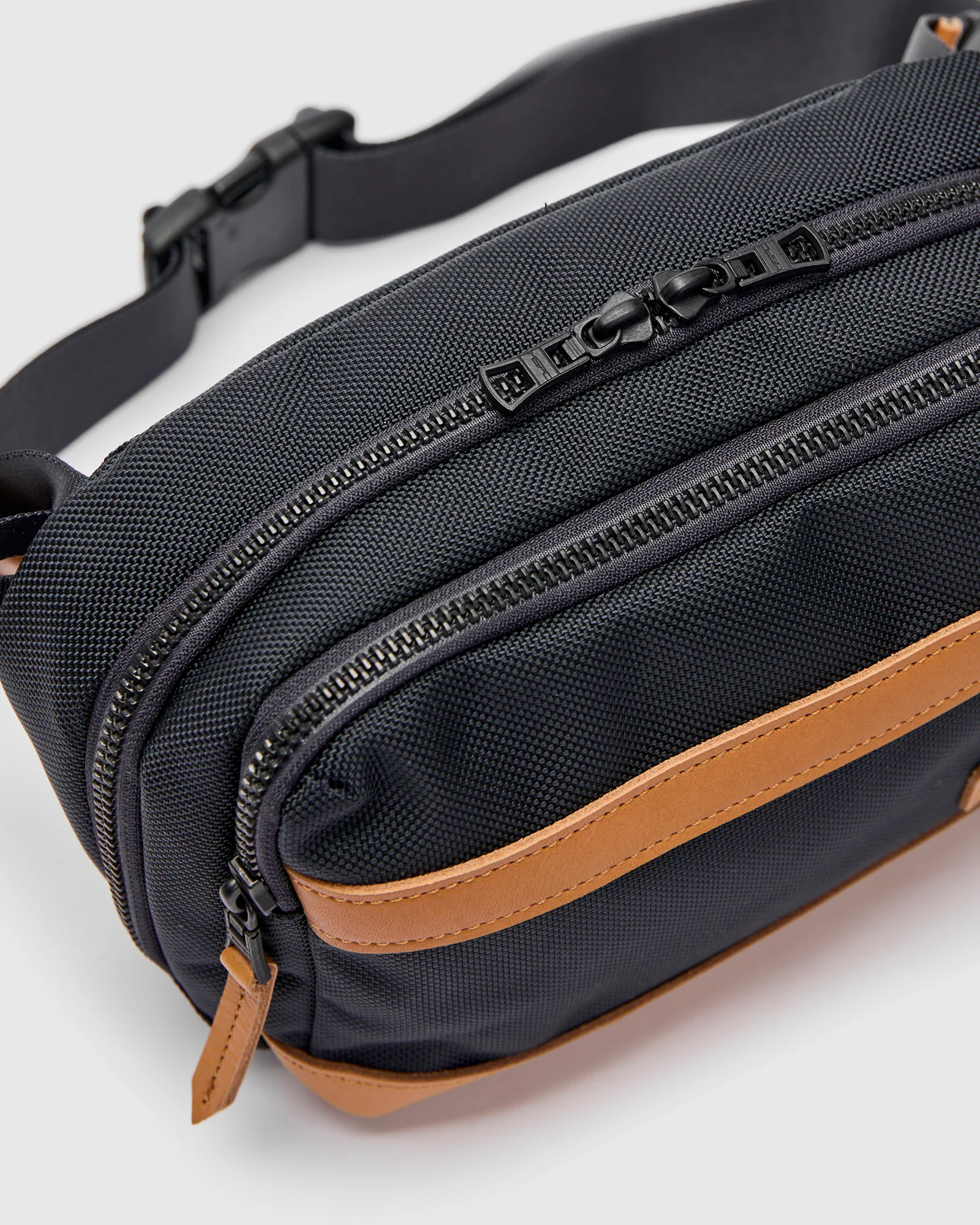 Explorer Sling Bag in Navy - Image 5