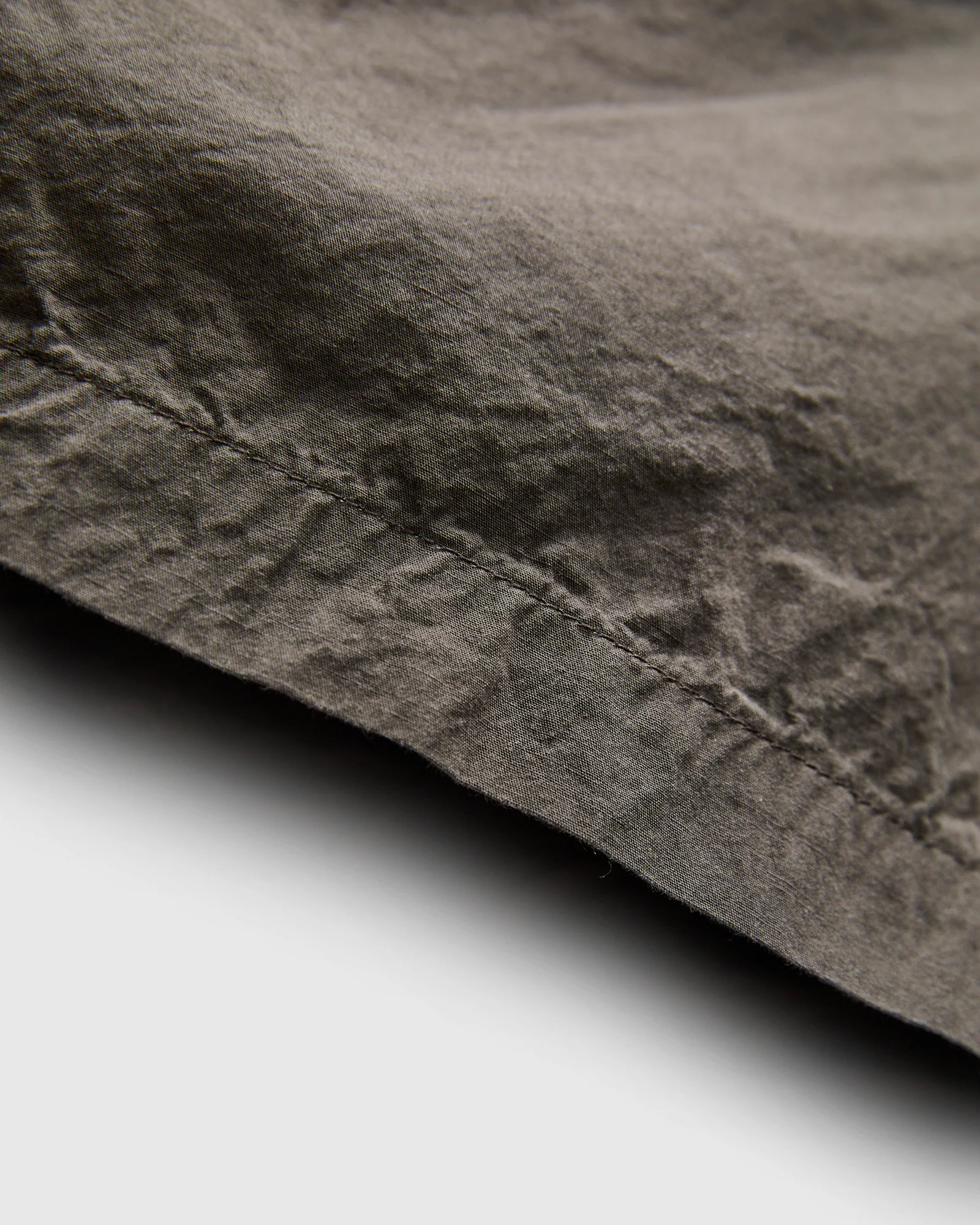 Cotton-Linen Wide Fit New Yorker Shorts in Charcoal Grey - Image 7