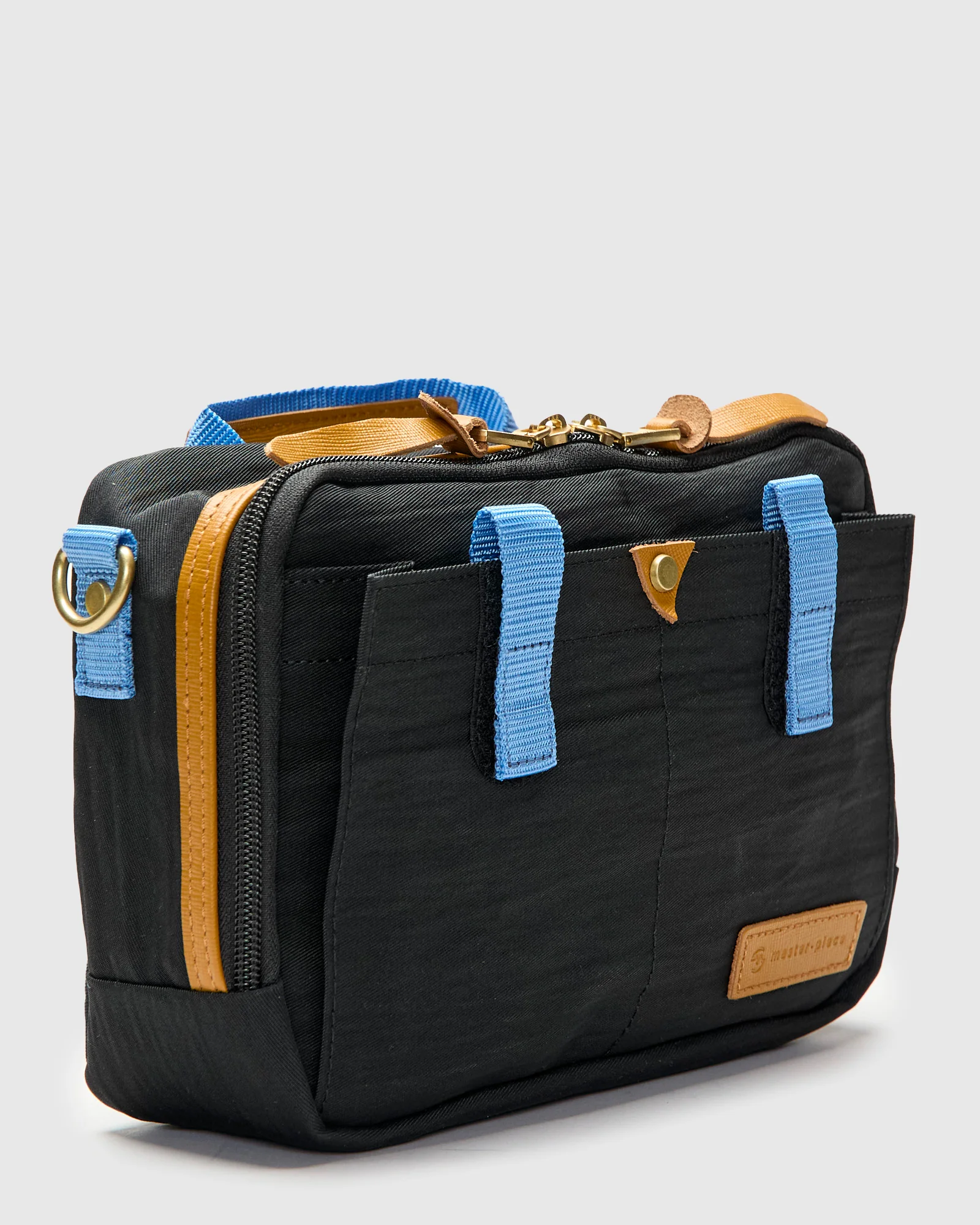 Link Shoulder Bag v2 in Black - Image 6
