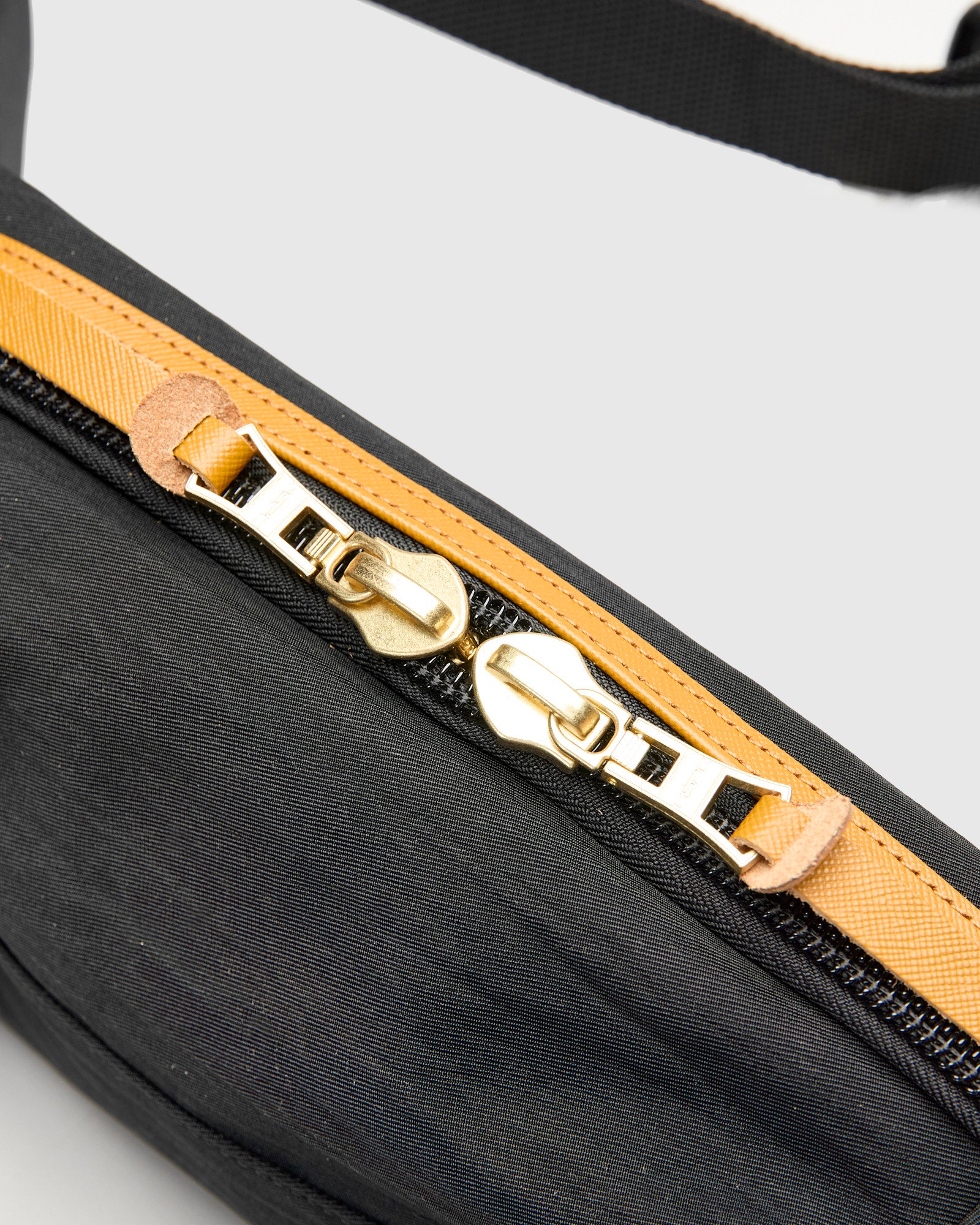 Link Waist Bag v2 in Black - Image 5