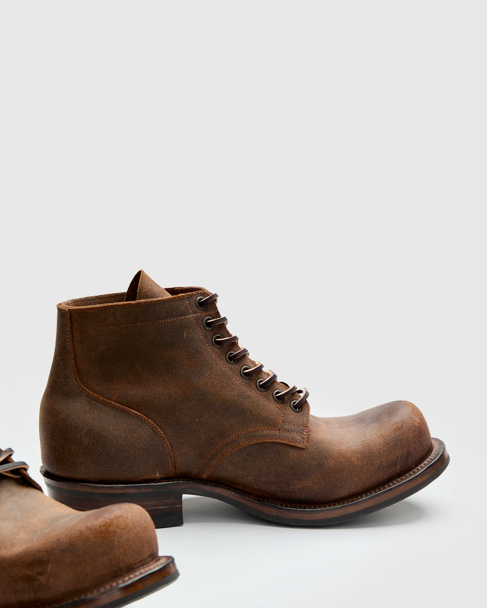 Service Boot 310 in Urban Brown Waxy Commander - Image 4