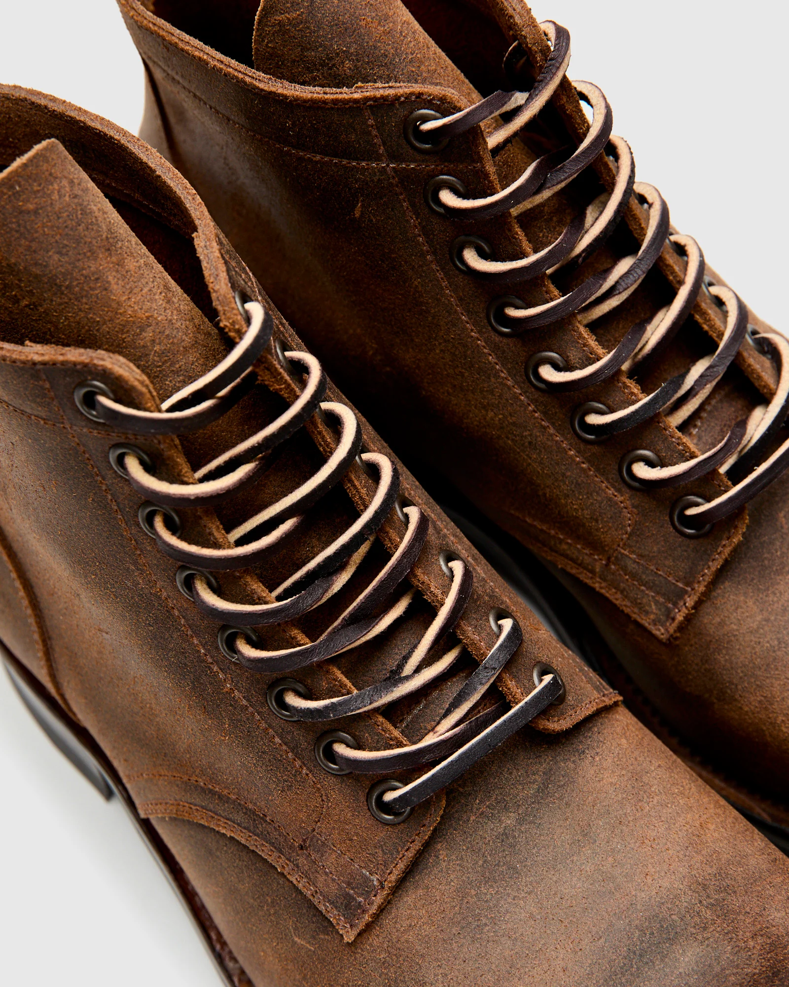 Service Boot 310 in Urban Brown Waxy Commander - Image 7