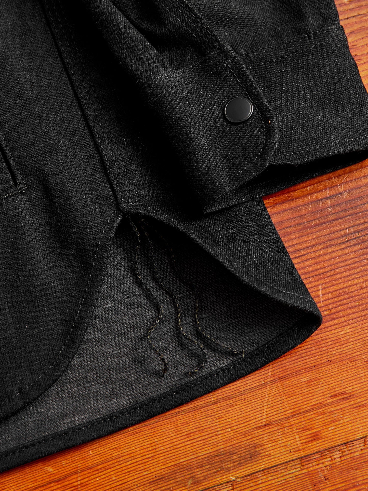 Service Shirt in Stealth - Image 10