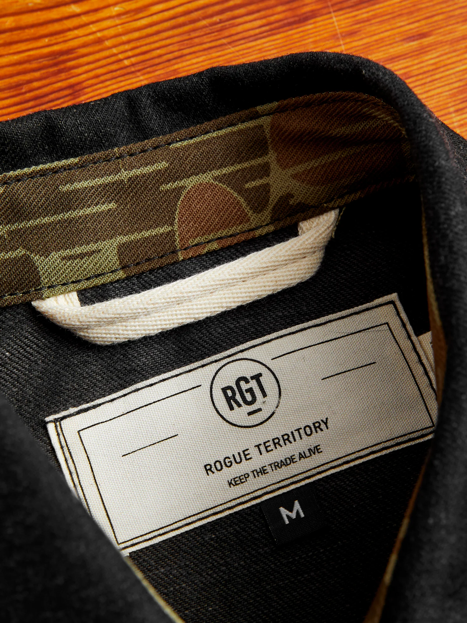 Service Shirt in Stealth - Image 11